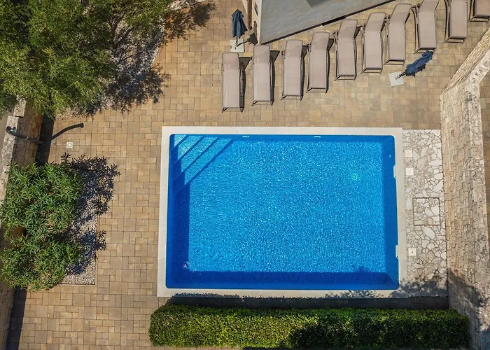 Villa Balatura